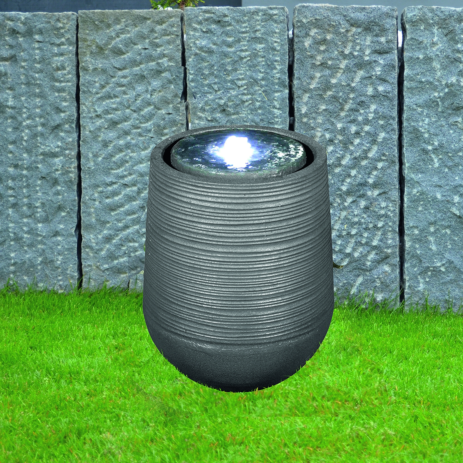 Gardenforma Wasserspiel Natal, Polyresin inkl. Pumpe