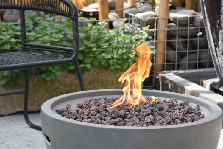 Gas Feuerstelle Nantucket aus Faserbeton in Betonoptik grau