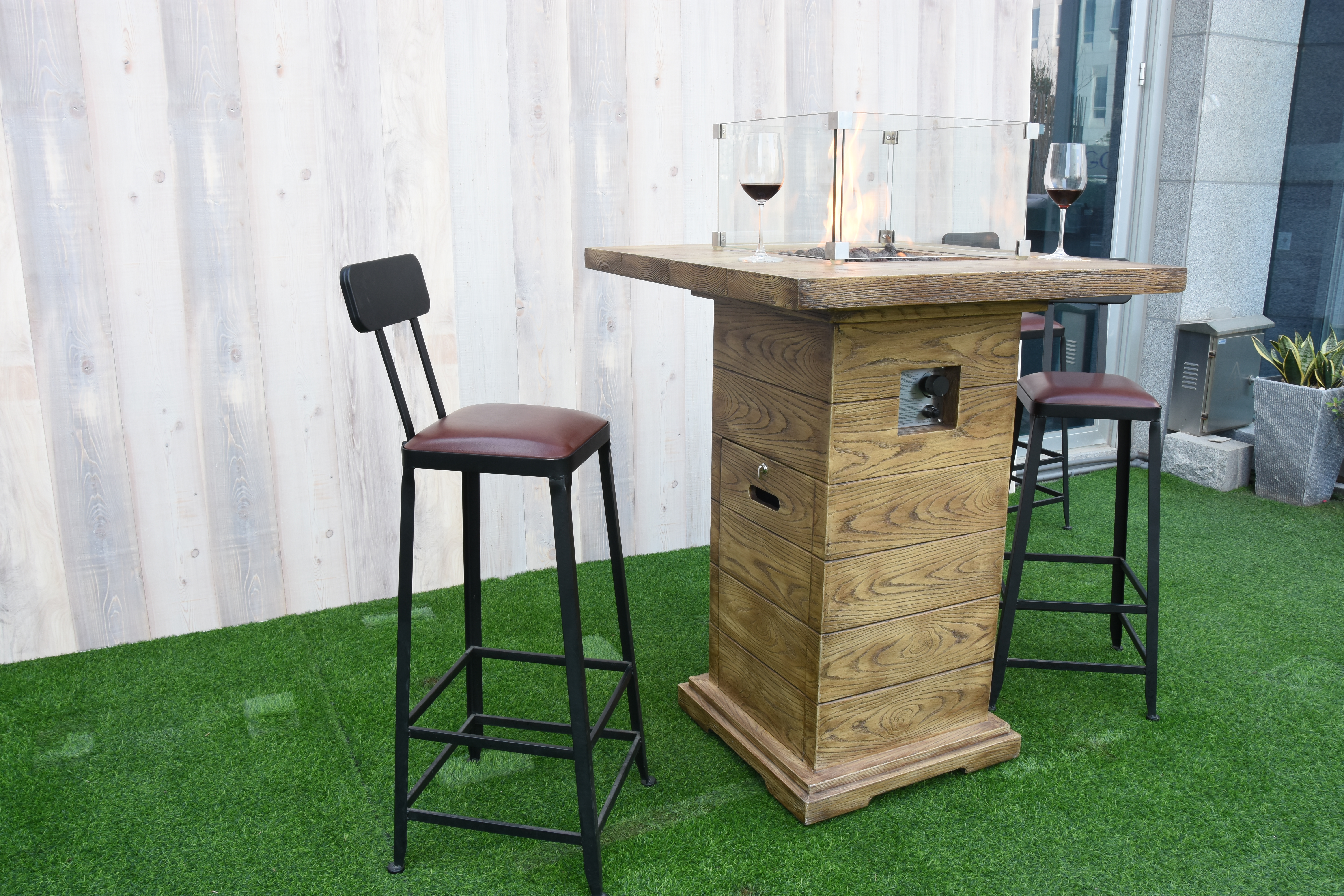 Gardenforma Gas Feuerstelle Rova Bar in Holzoptik