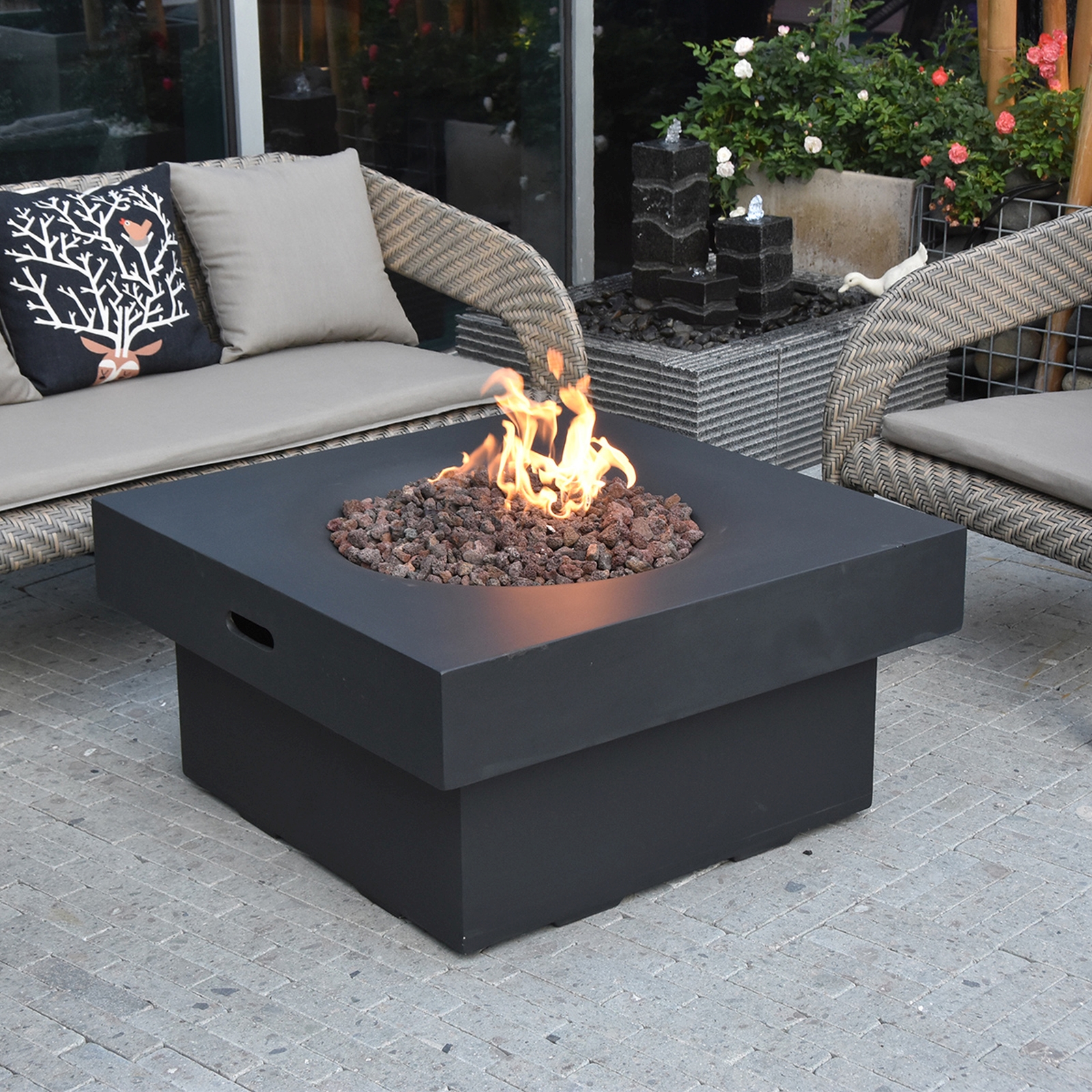 Gardenforma Gas Feuerstelle Branford aus Faserbeton in Betonoptik, schwarz