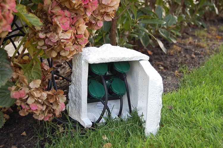 Ubbink StoneDecor Außensteckdose in Felsdesign