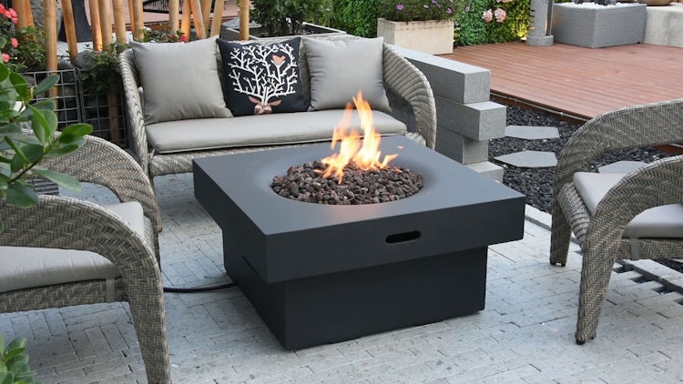 Gardenforma Gas Feuerstelle Branford aus Faserbeton in Betonoptik, schwarz Gardenforma Gas Feuerstelle Branford aus Faserbeton in Betonoptik, schwarz